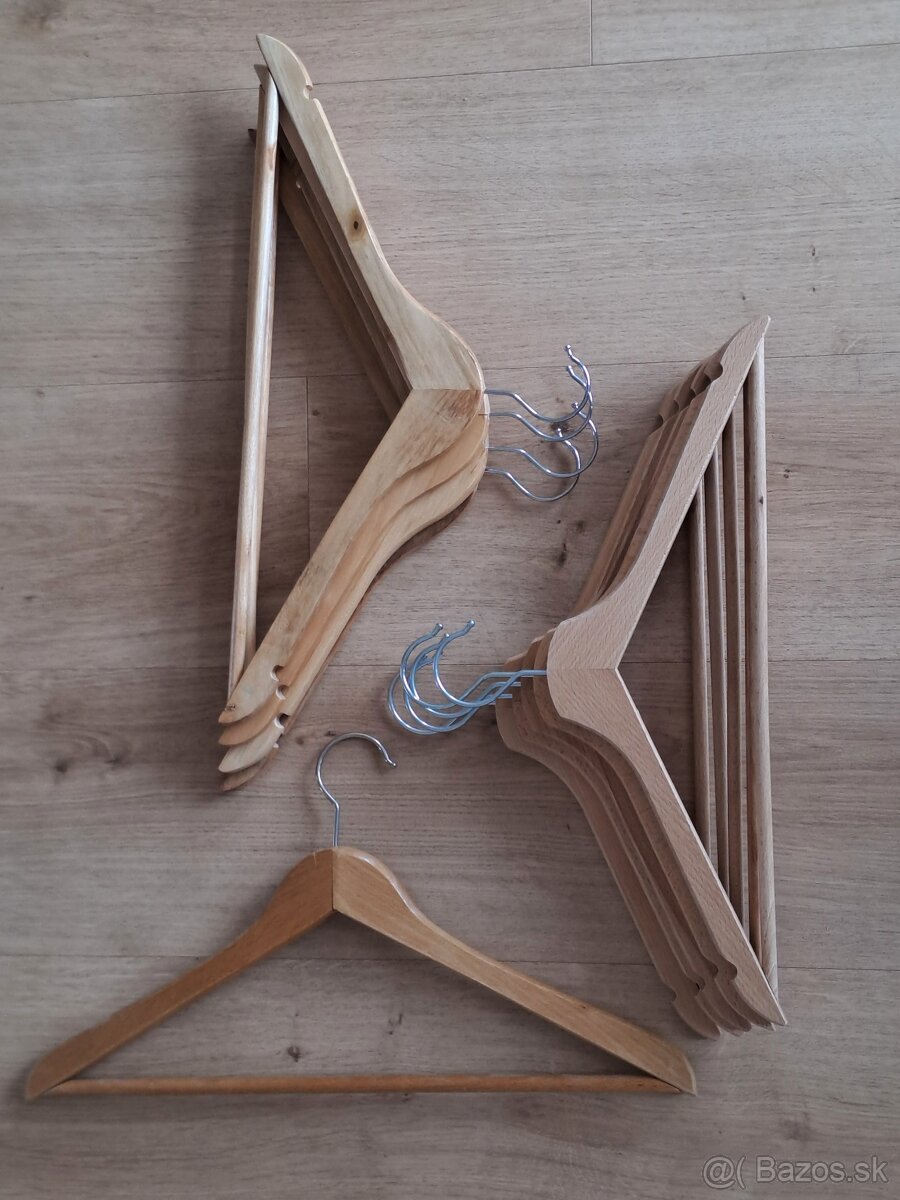 drevený vešiak - 2