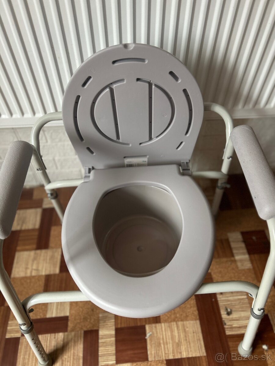 Skladacie nepojazdné kreslo WC - 2