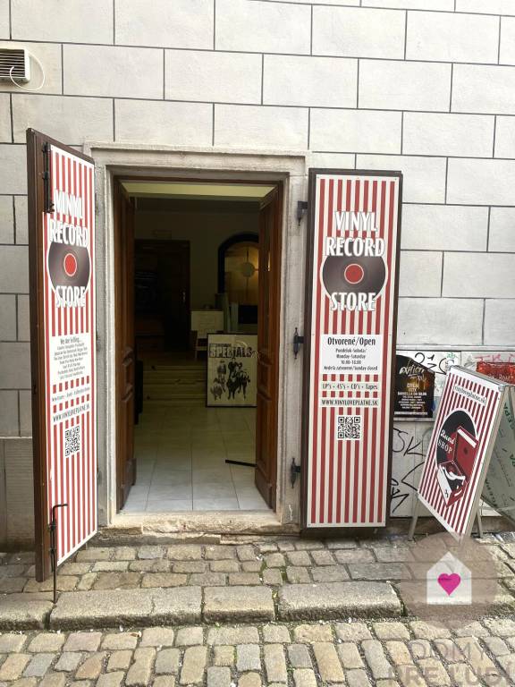 Obchodný priestor v srdci historického centra 31 m2 – BA I.- - 2