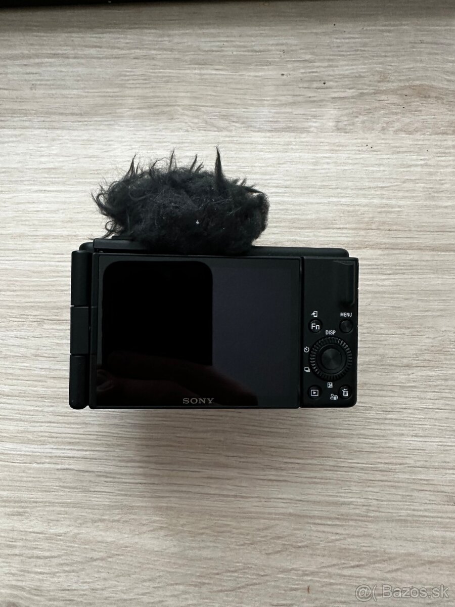 Predám Sony ZV-1F - 2