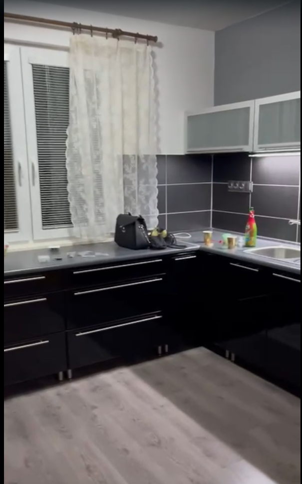 PREDÁM KOMPLET KUCHYŇU + SPOTREBIČE - 2