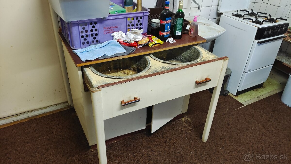 Stôl na umývanie riadu darujem - 2