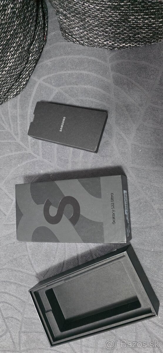 Predám Samsung S22 Ultra - 2