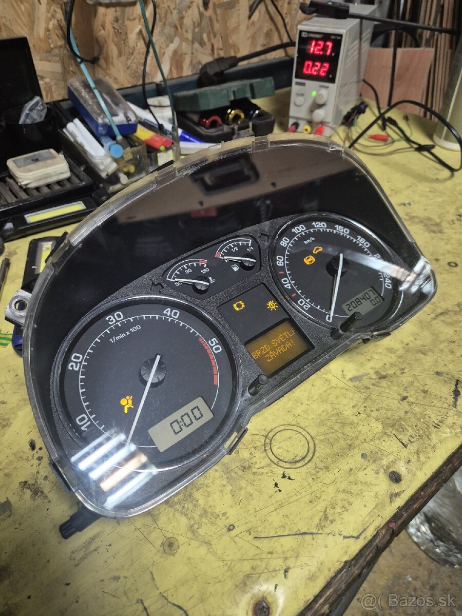 Škoda octavia 1 budíky polodot diesel - 2