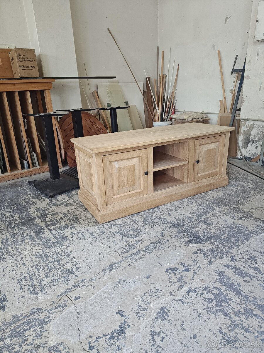 Dubová TV skrinka - 2