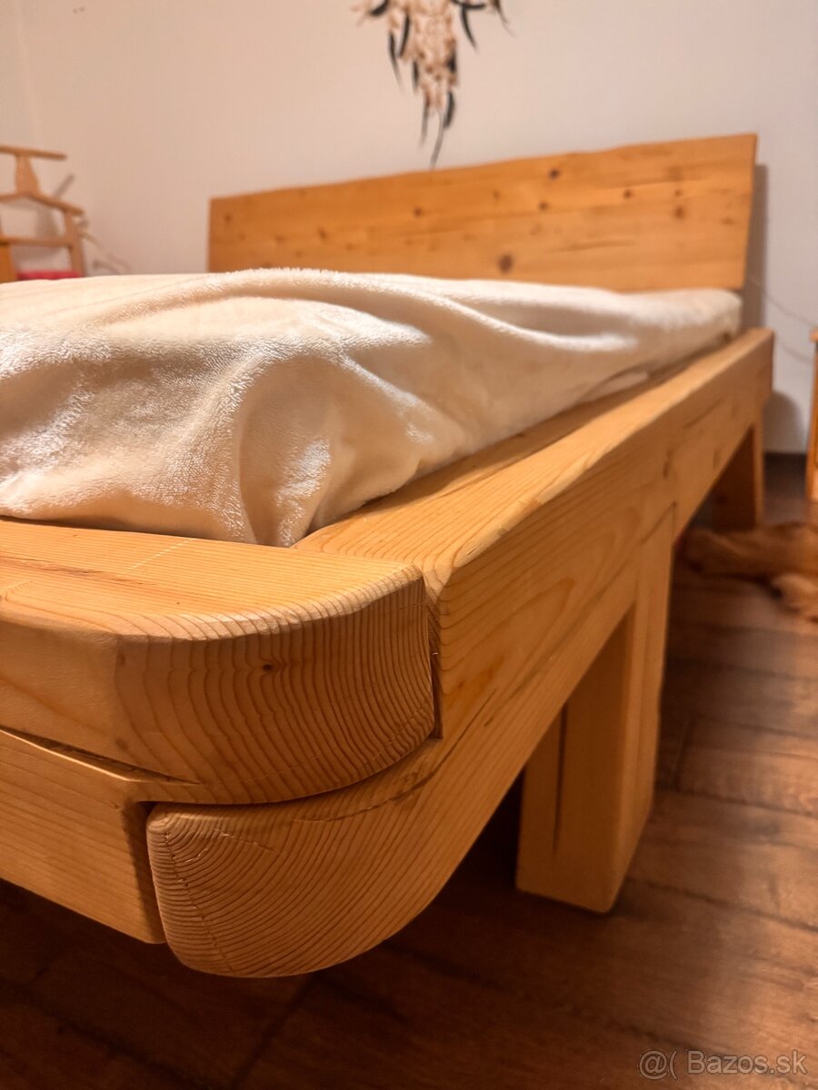 Predali masívnu posteľ aj s matracom - 2