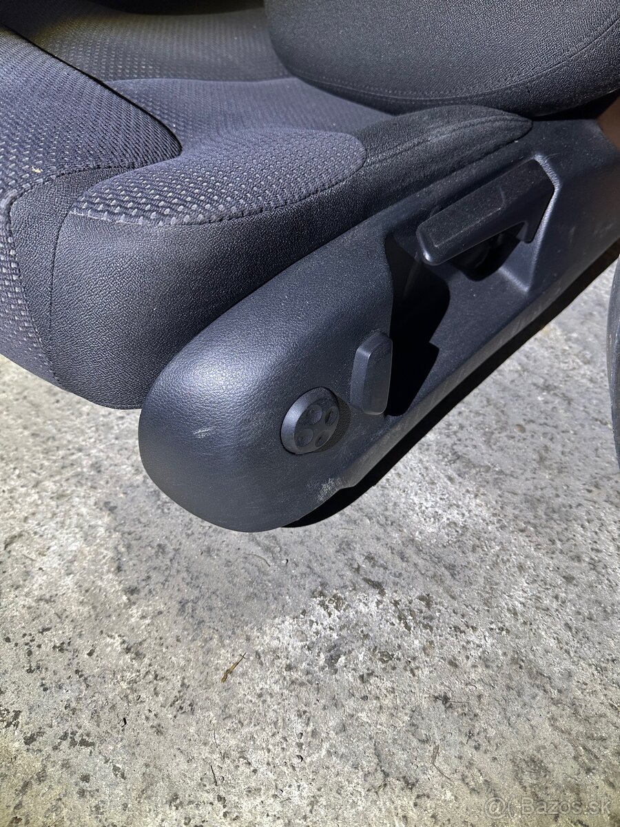 Sedačky VW Passat B6 kombi - 2