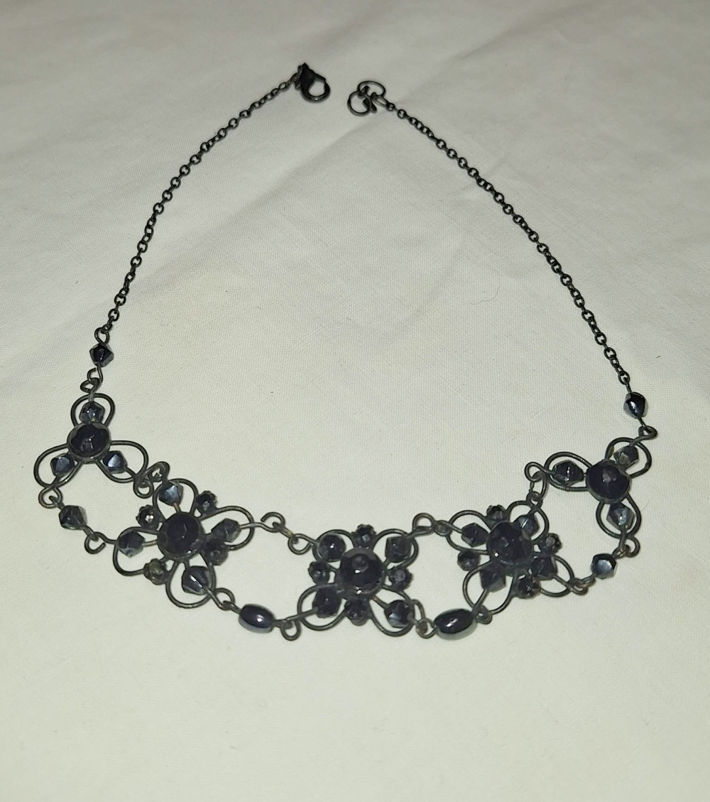 STARÝ NÁHRDELNÍK - 2