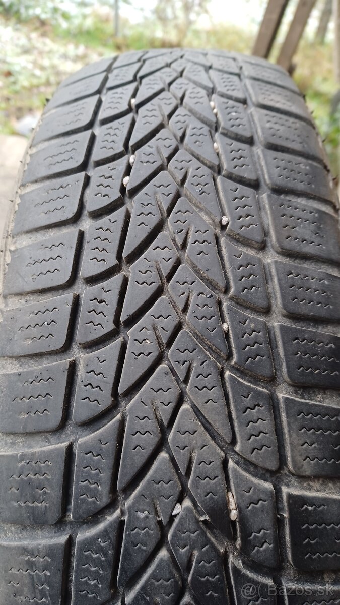 Predám ,,,, 2x zimné pneu 165/70 R14 ,,,, - 2