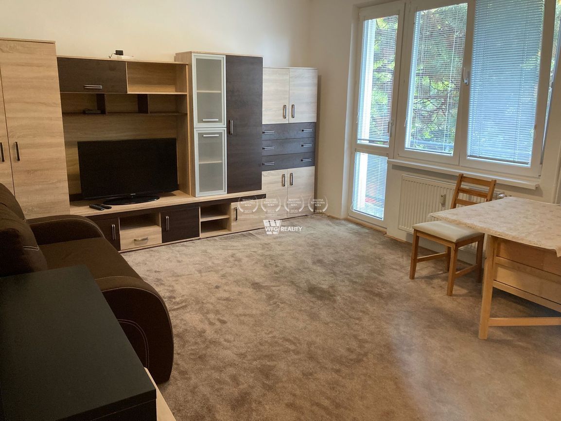 Na prenájom zrekonštruovaný, zariadený 2-izbový byt v tichej - 2