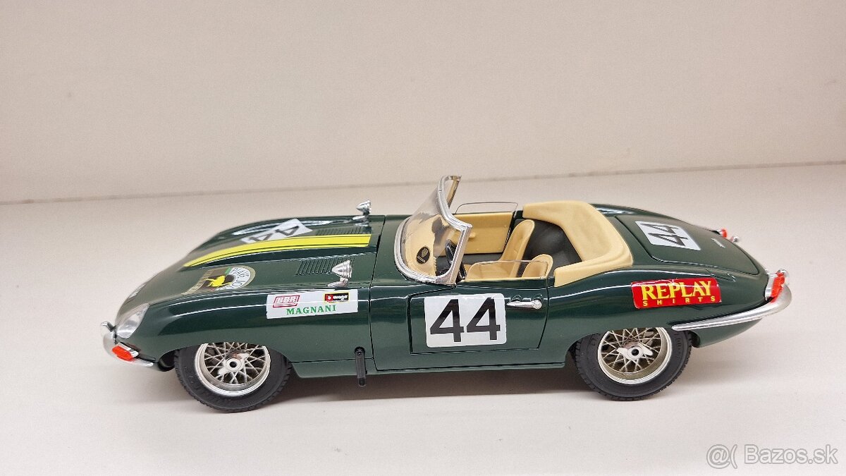 1:18 JAGUAR E CABRIO No. 44 - 2