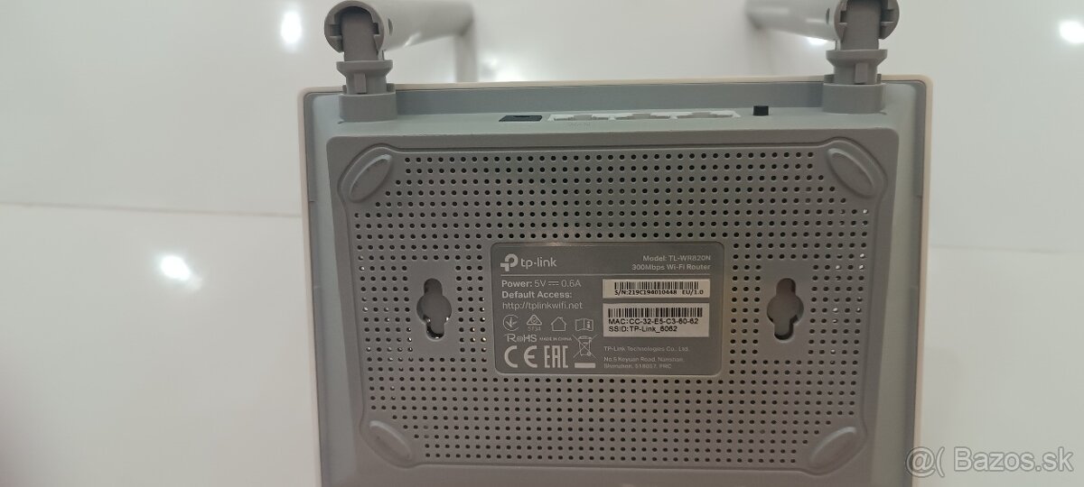 TP-Link TL-WR820N - 2