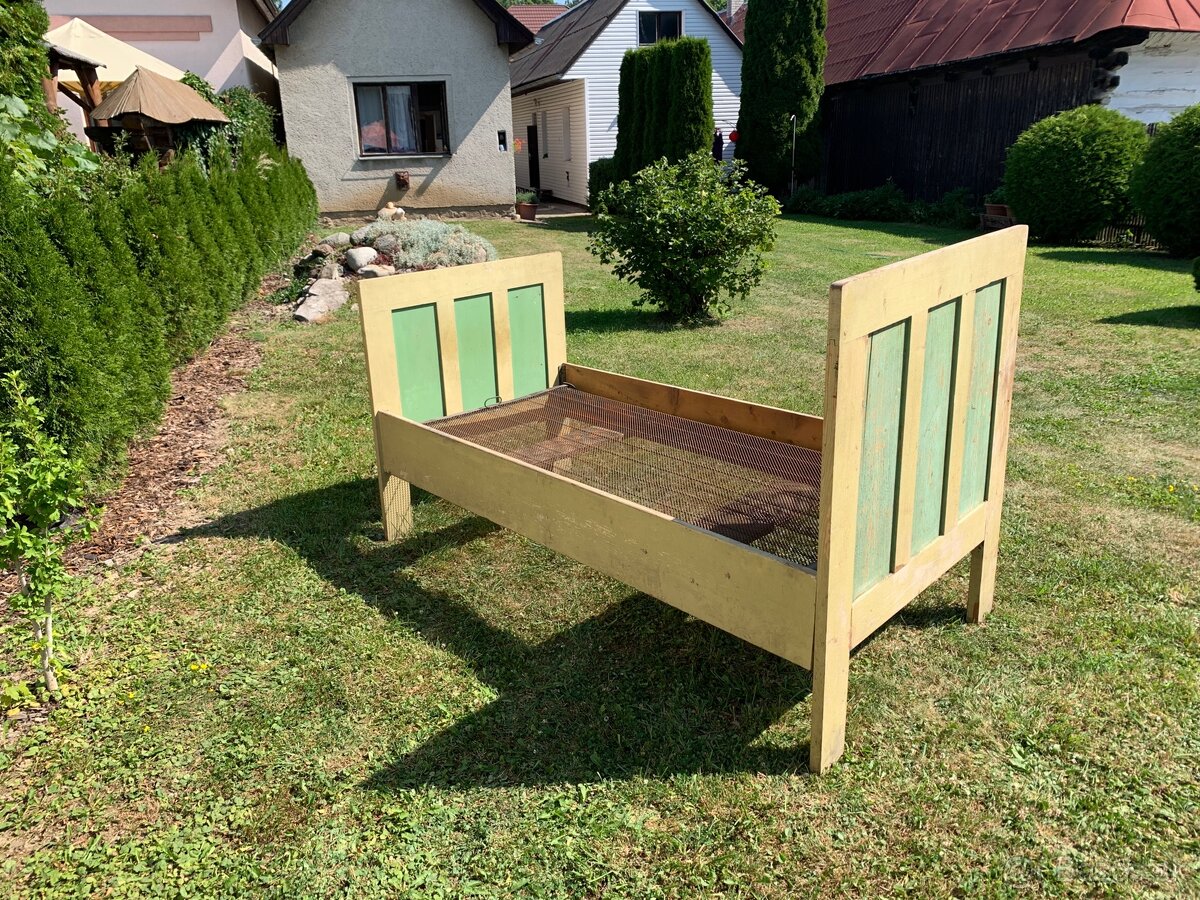 Starožitná posteľ - 2