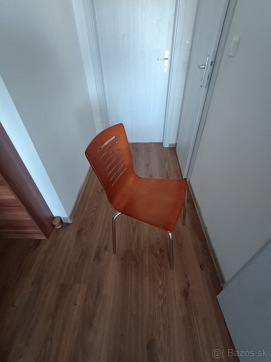 Jedálenská stolička drevo + kov - 2