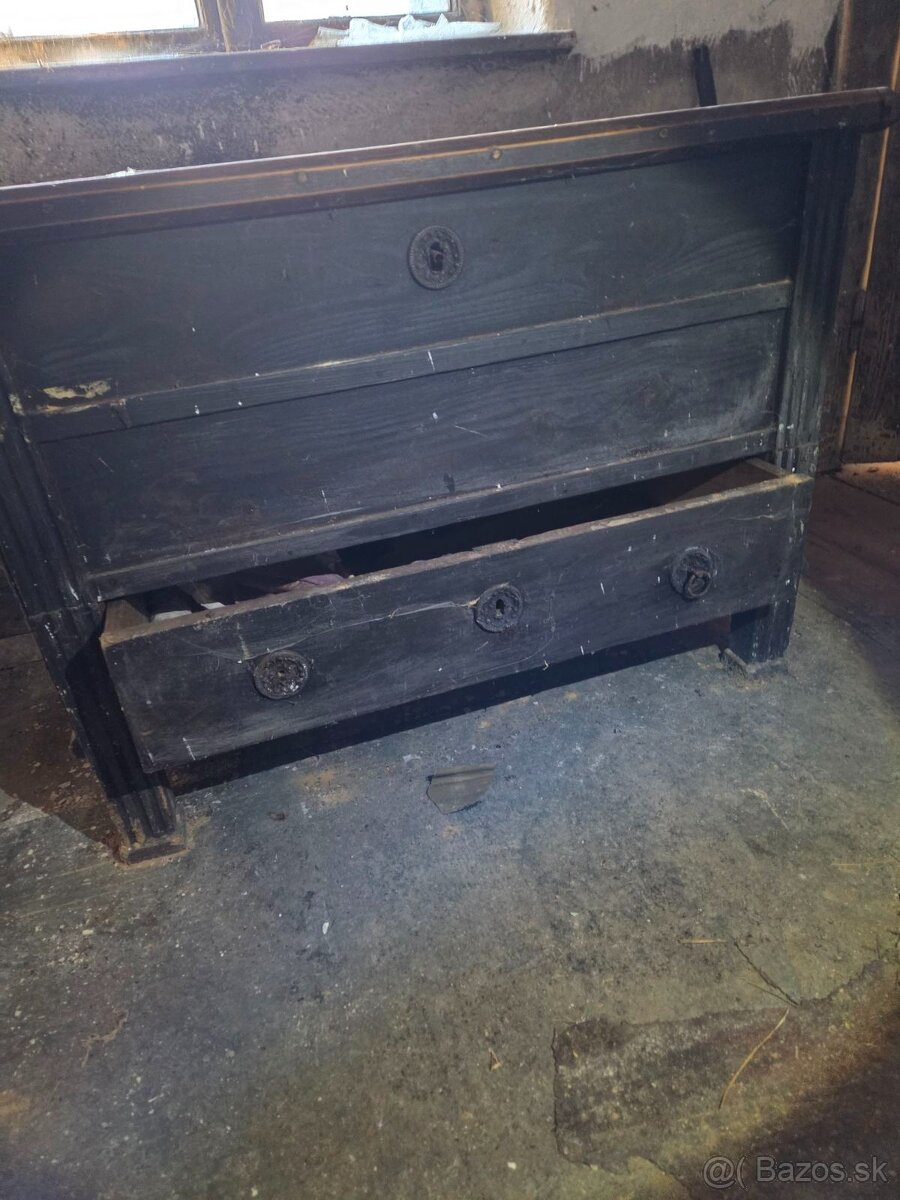 Starožitná komoda - 2