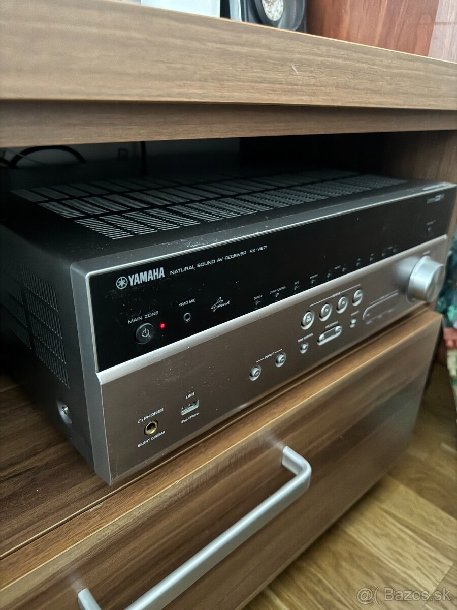 Yamaha RX-V671 - 2