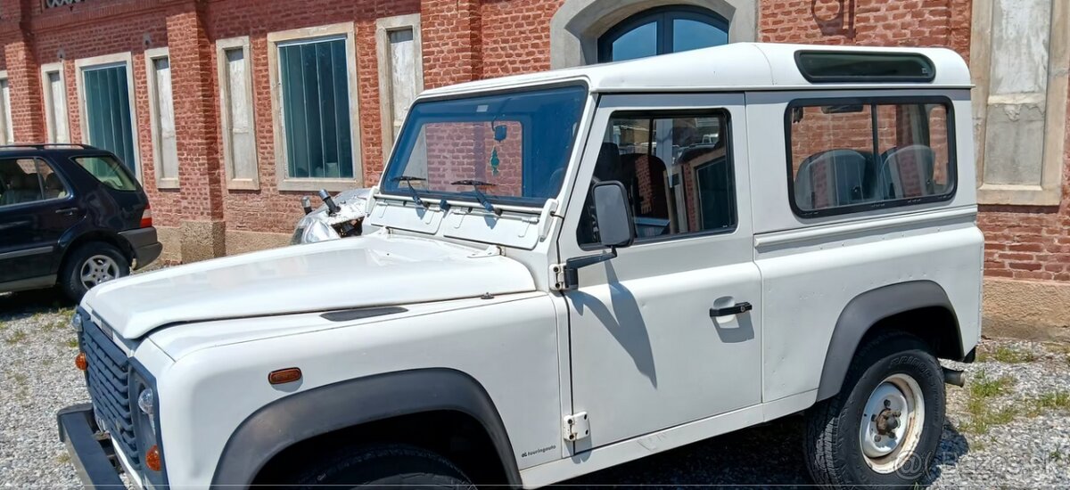 Land Rover Defender