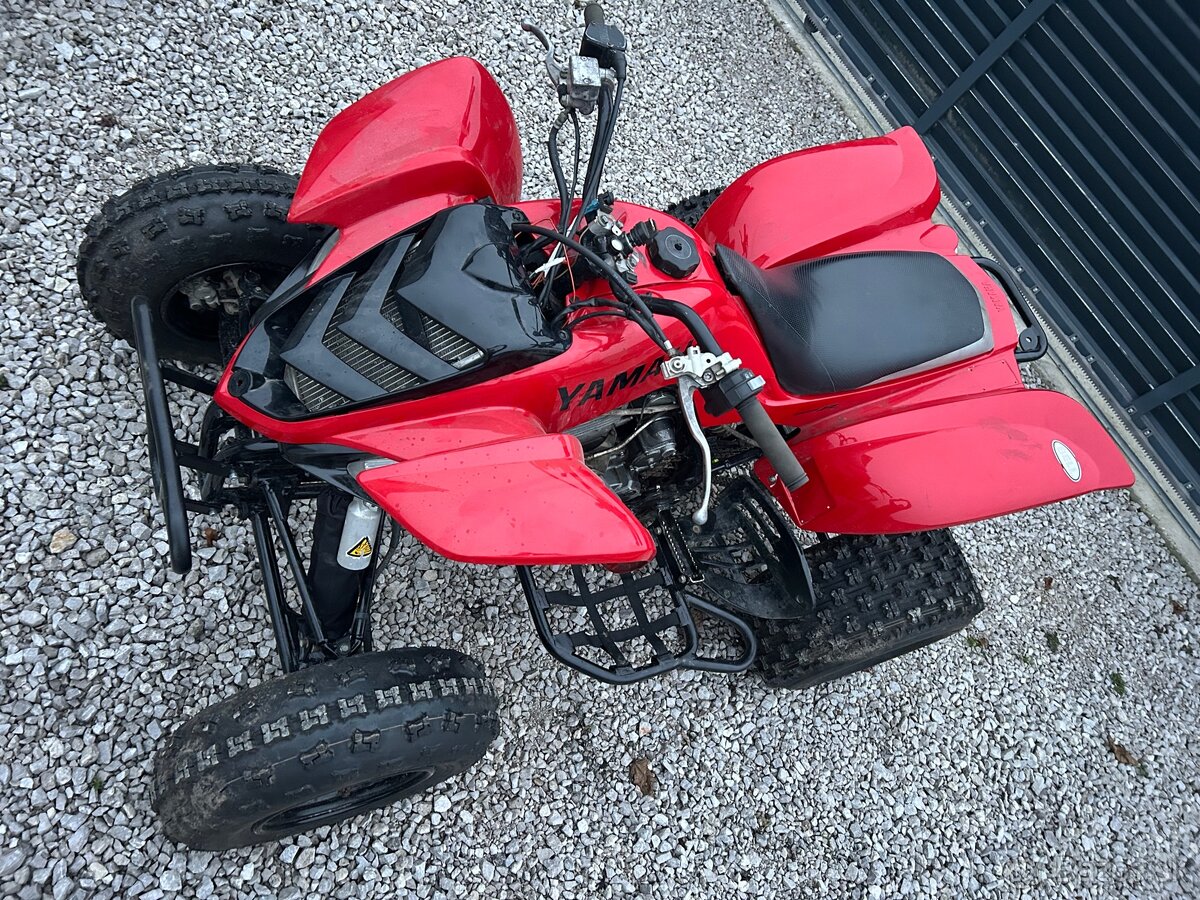 Štvorkolka Yamaha raptor 660 - 2