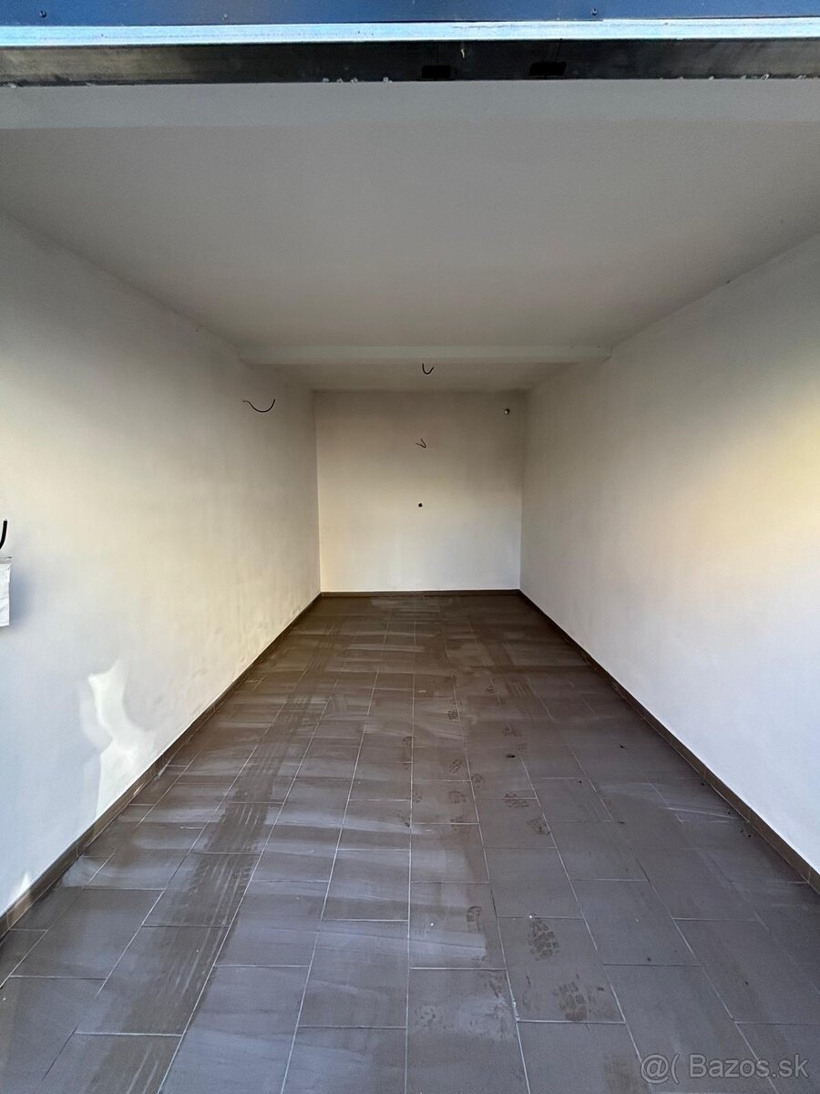 Na prenájom Garáž v top stave - Poprad-Západ - 2