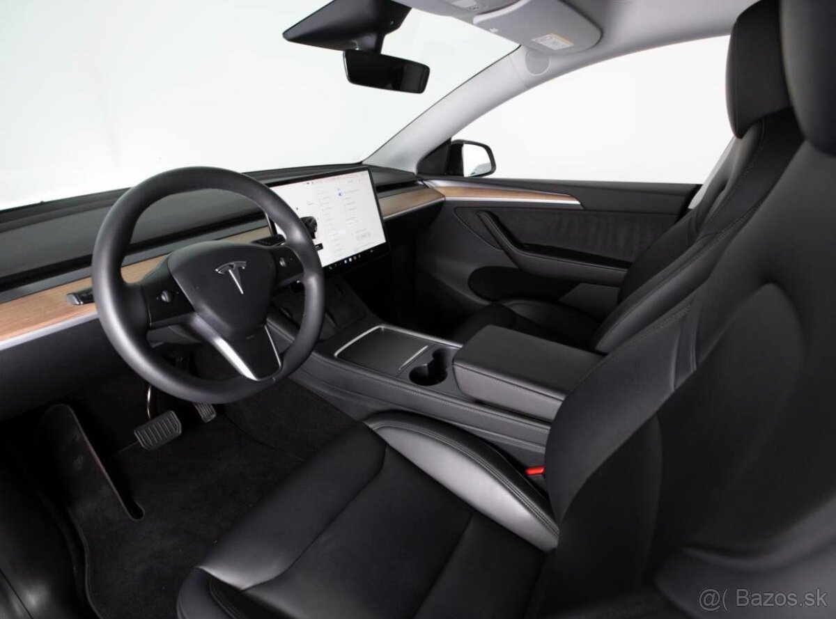 Tesla model Y Performance Long Range Dual Motor - 2