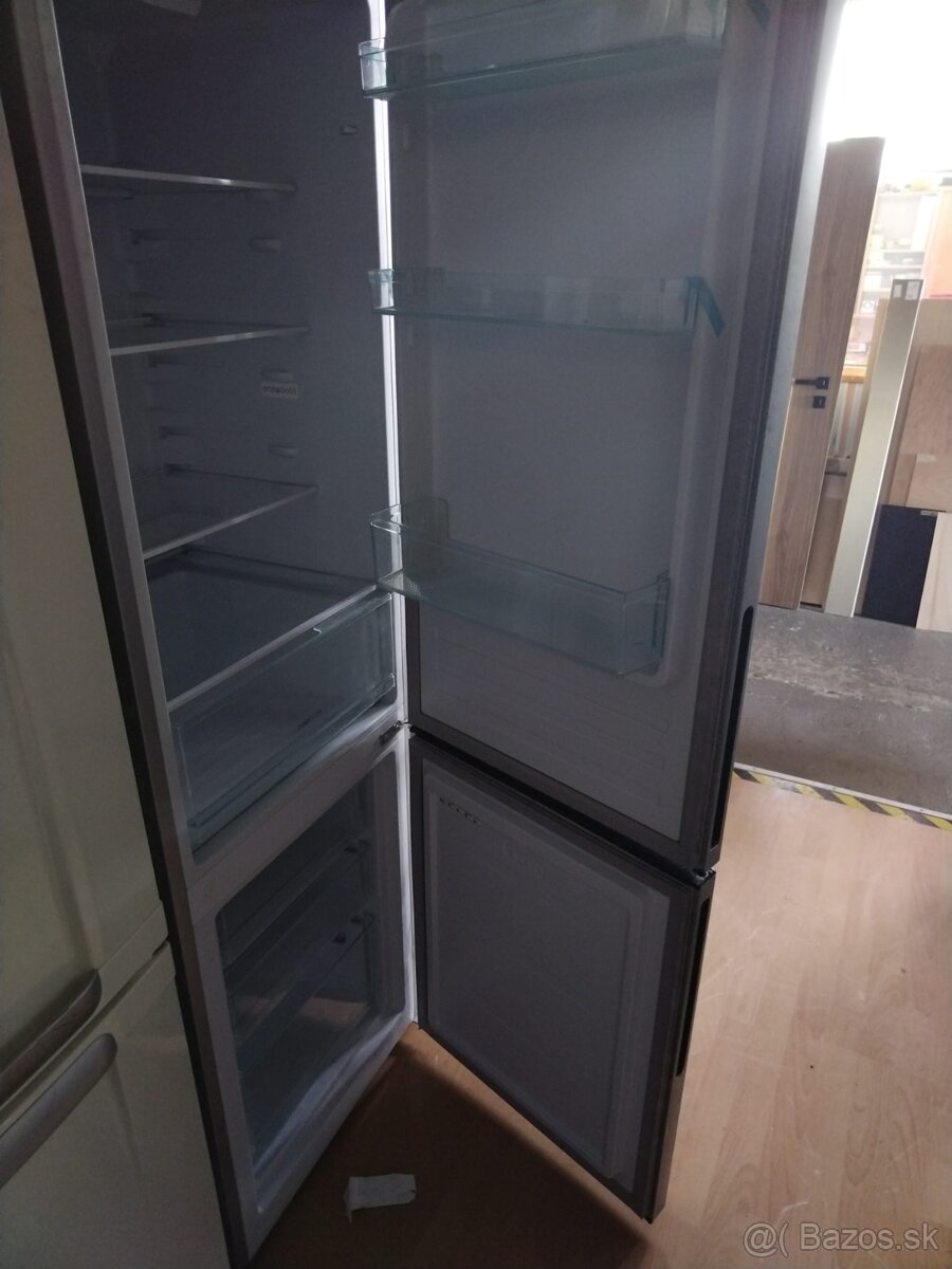 Chladnička s mrazničkou - 2