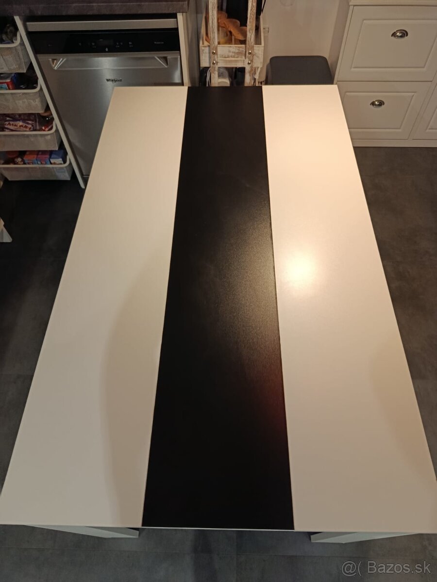 Jedálenský stôl - 2