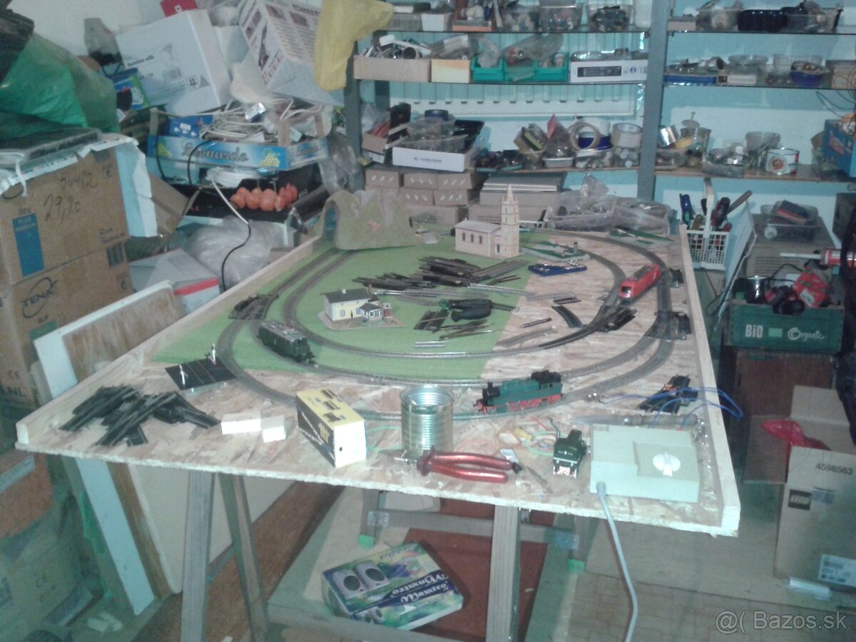 modelove kolajisko HO +mašinky 155cmx 100cm - 2