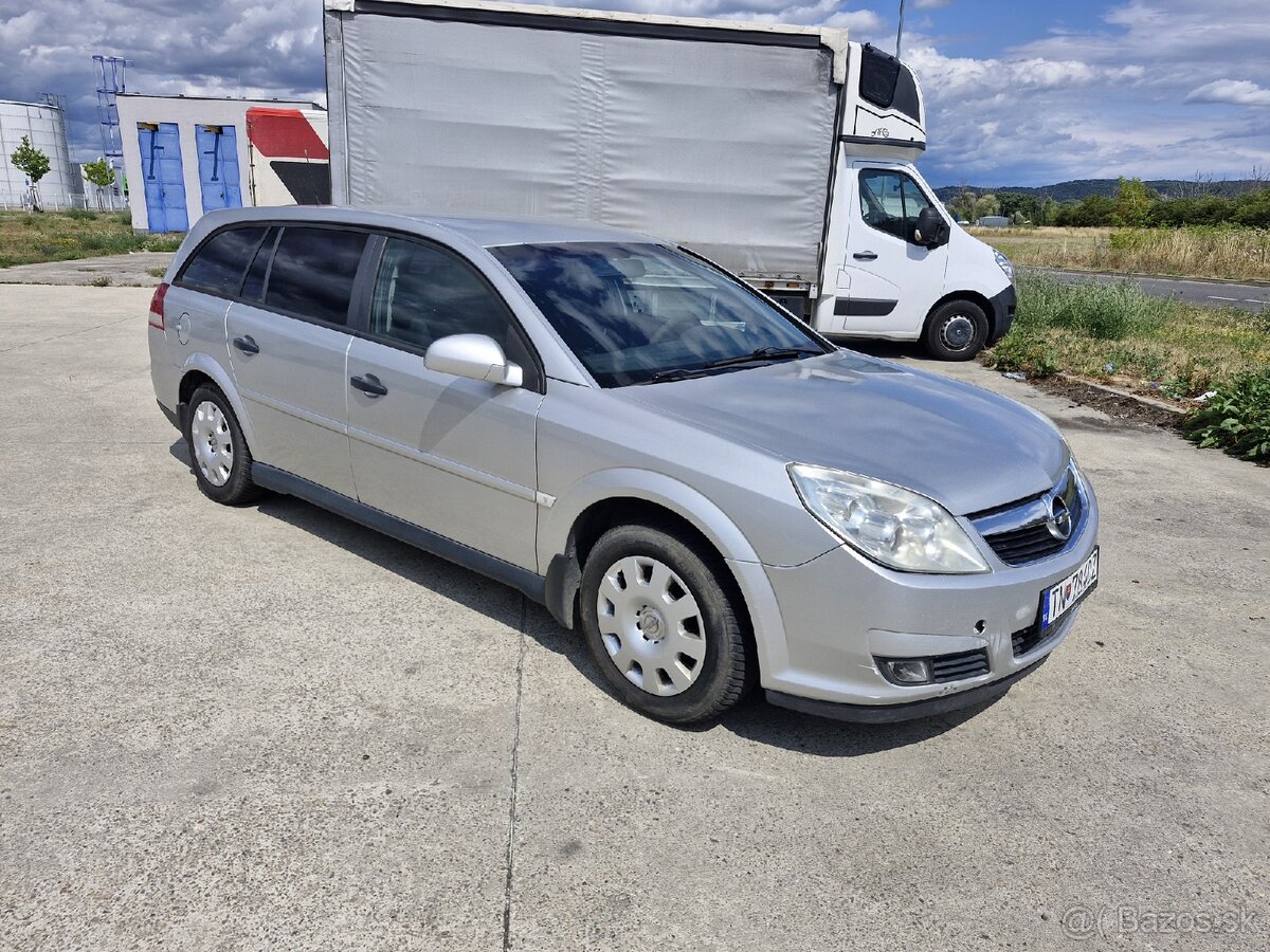 Opel Vectra C 1.6 benzín Caravan - 2