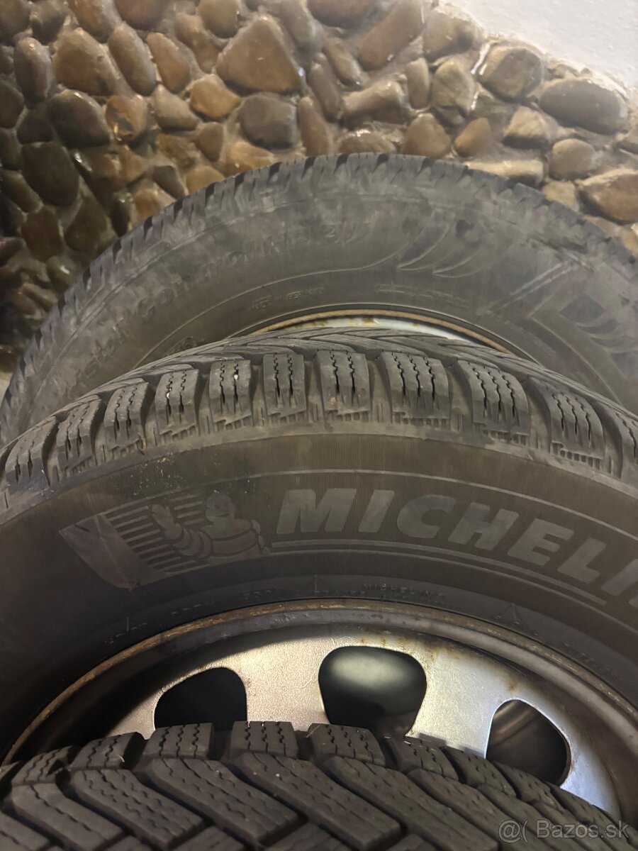 Predám zimné kolesa 215/65 R16 - 2