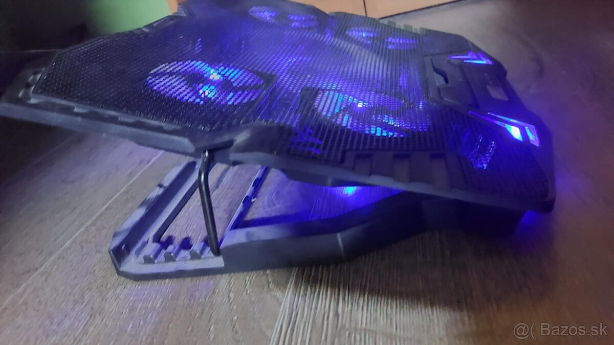 Chladiaca podložka na notebook EVOLVEO Ania 5 modré podsvie - 2