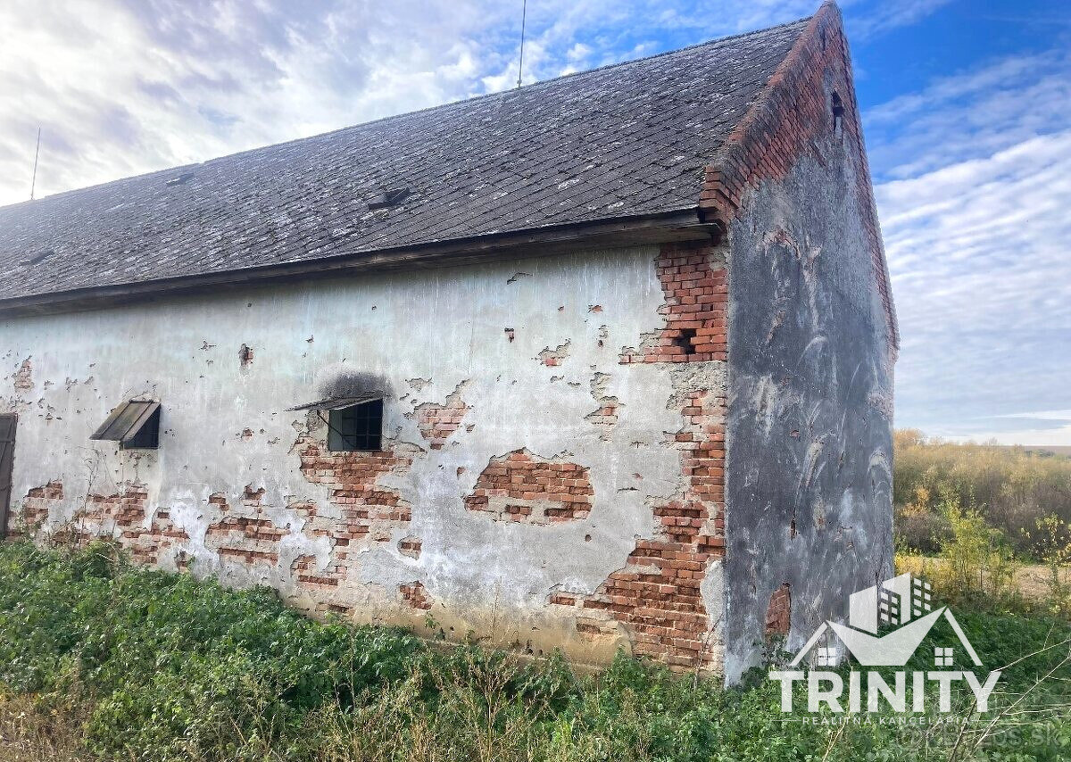 Na predaj orná pôda s hospodárskym skladom pri obci Bardoňov - 2