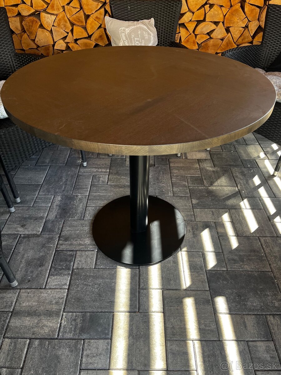 Stoly do kaviarne alebo reštaurácie. - 2