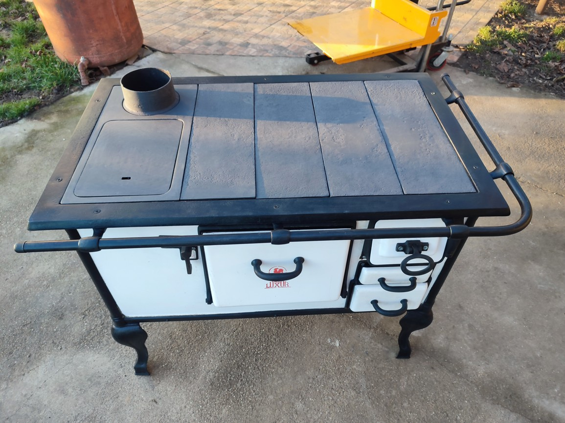 Sporák na drevo, piecka, kachle Fiľakovo Luxor NEO. - 2