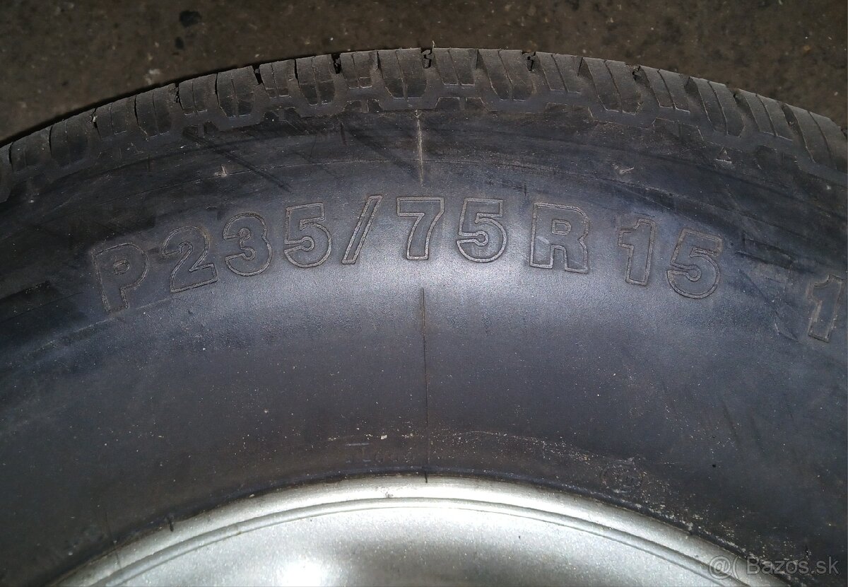 Elektrón 6x139,7 R15 s pneu KUMHO - 2