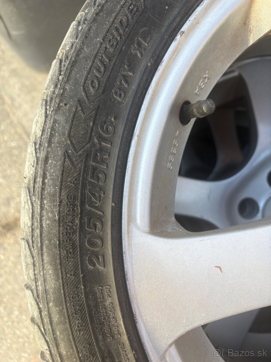 205/45R16 - 2