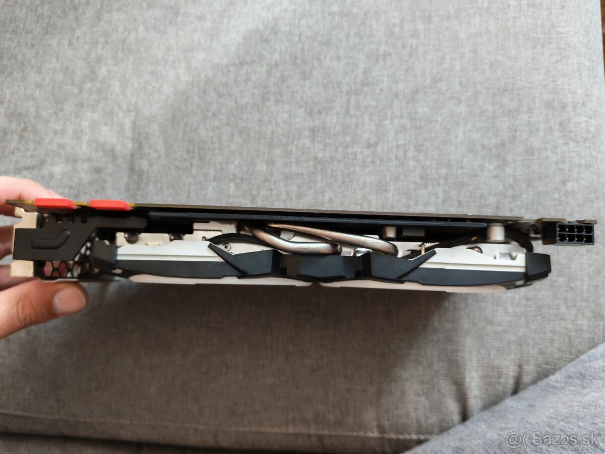 MSI GeForce GTX 1070 ARMOR 8G OC - 2