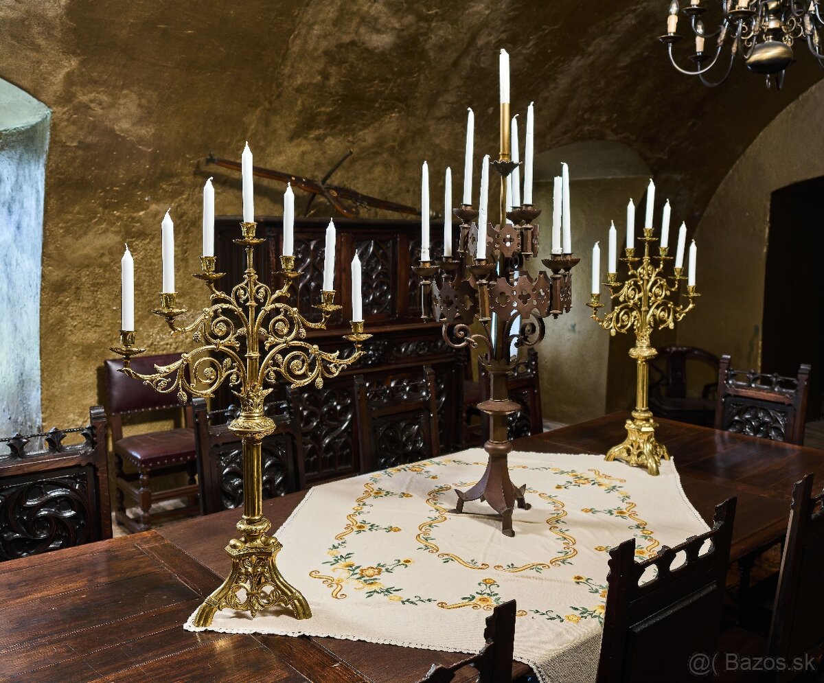 Párové neogotické mosadzné svietniky z 19. storočia - výška - 2