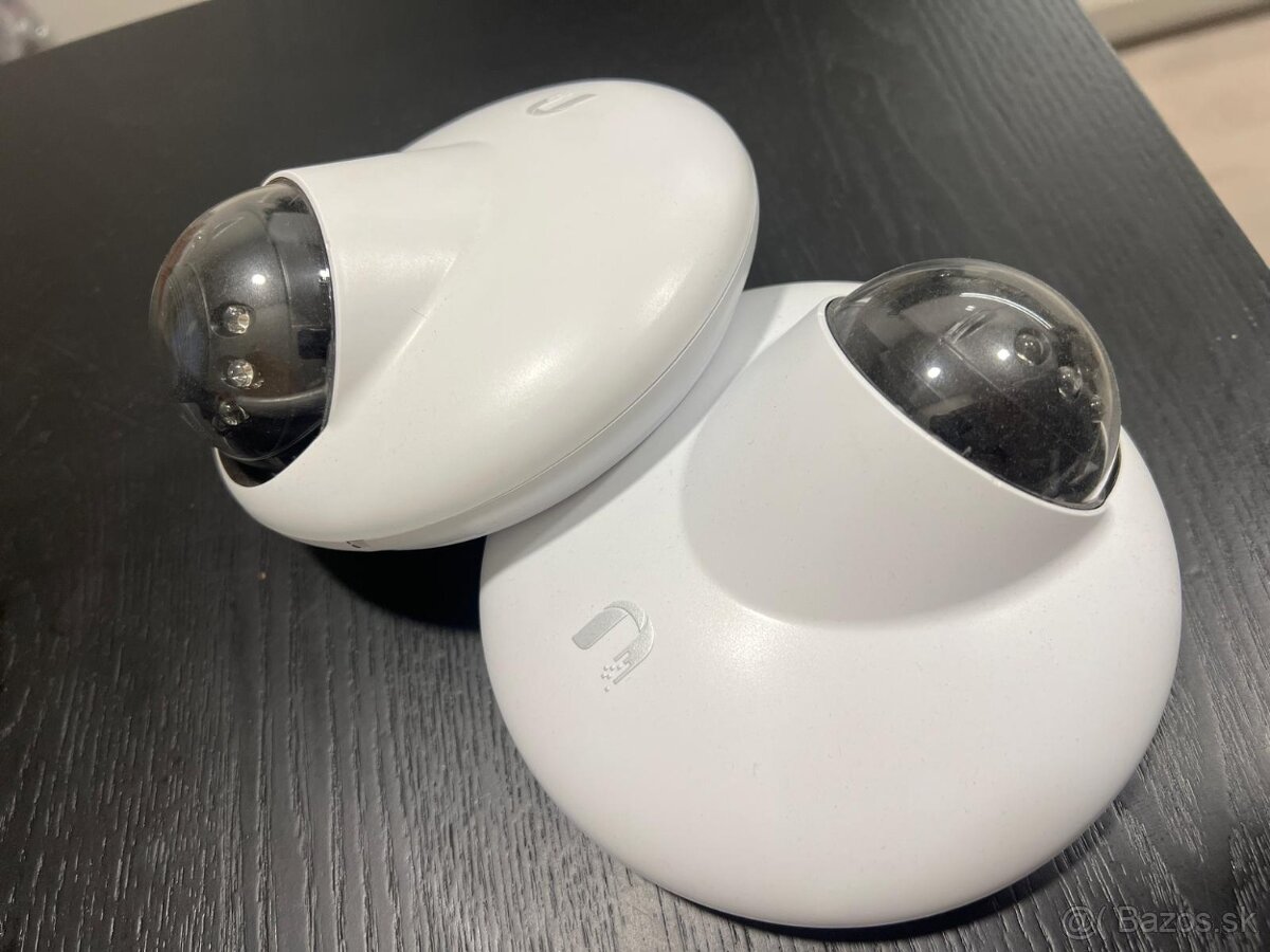 Bezpečnostná kamera Ubiqiuti Unifi - set 2ks, PoE switch 16p - 2