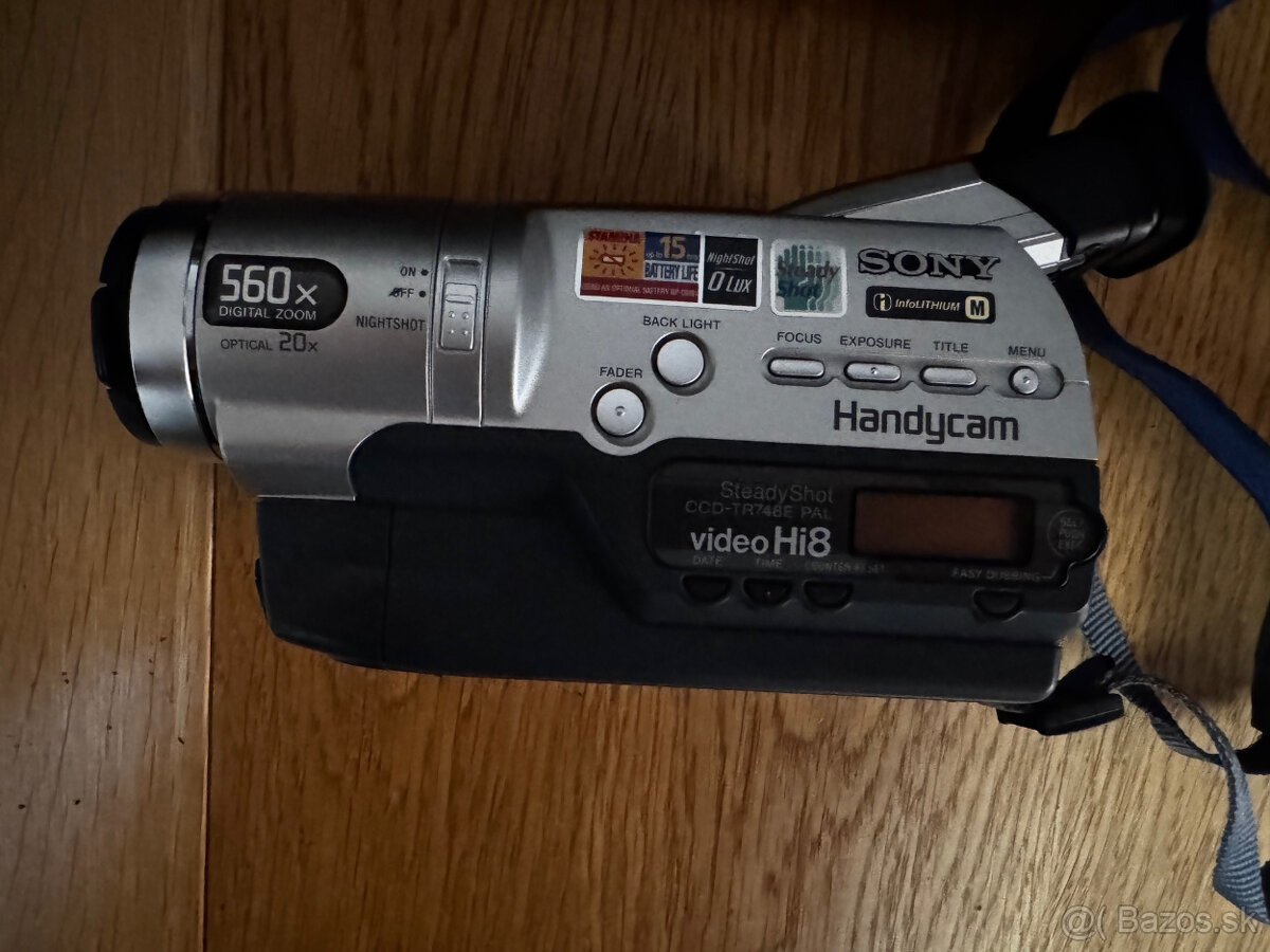 SONY Handycam CCD-TR748E PAL videoHi8 - 2