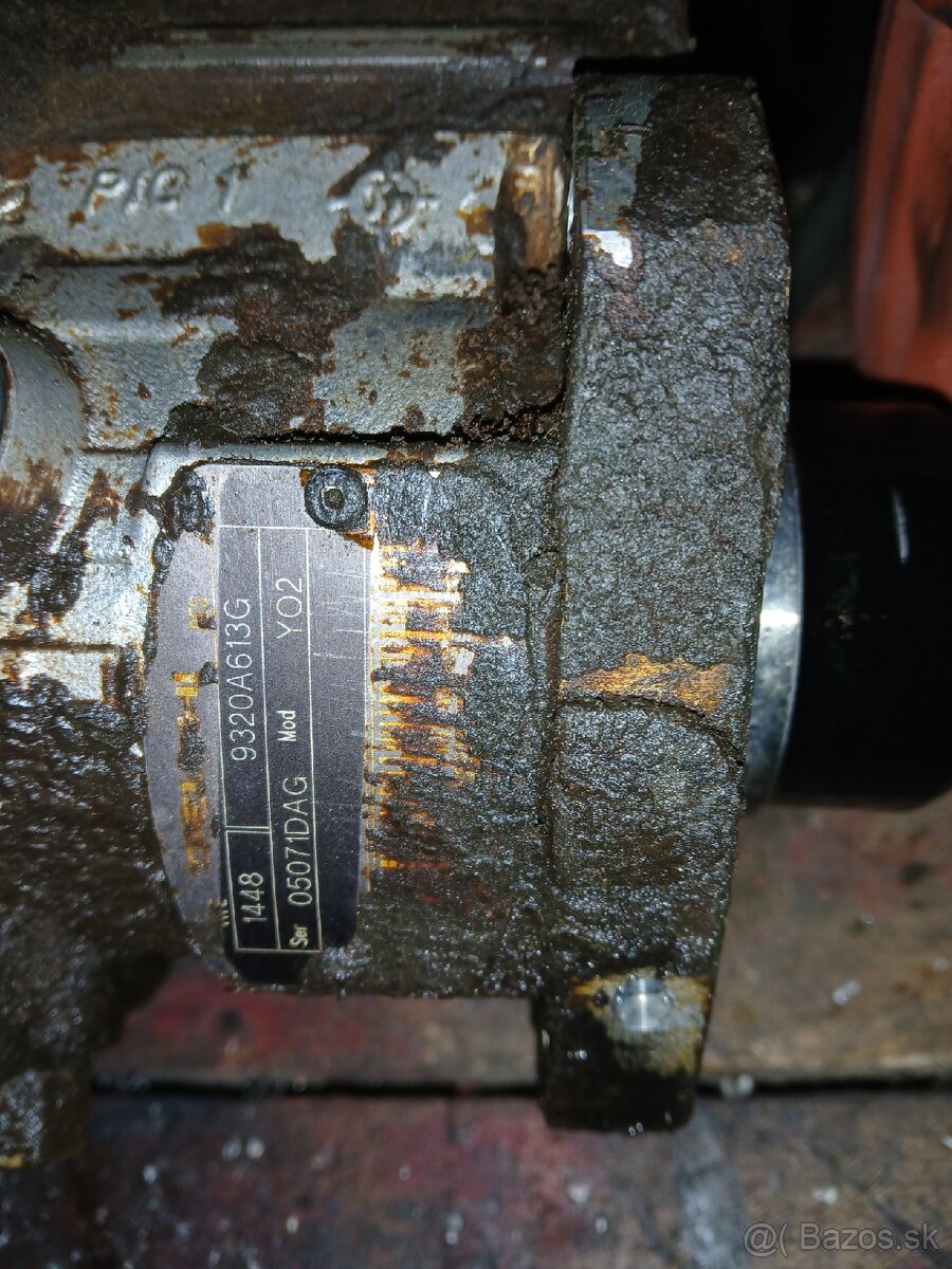 Predam strekovacie cerpadlo Jcb - 2