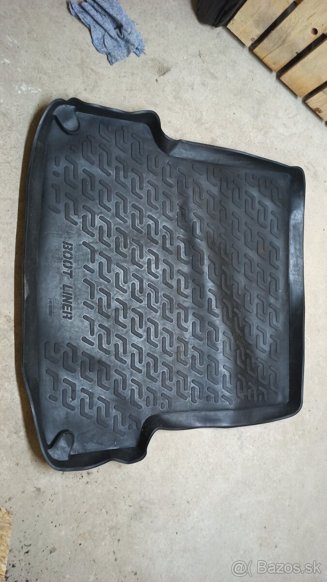 Originál gumené rohože/vaňa do kufra Octavia 1 Combi - 2