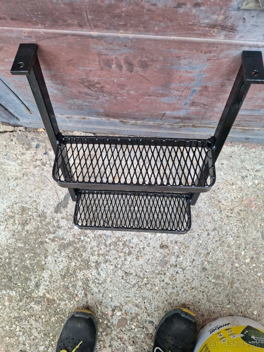 Predam schodiky stupacky Zetor - 2