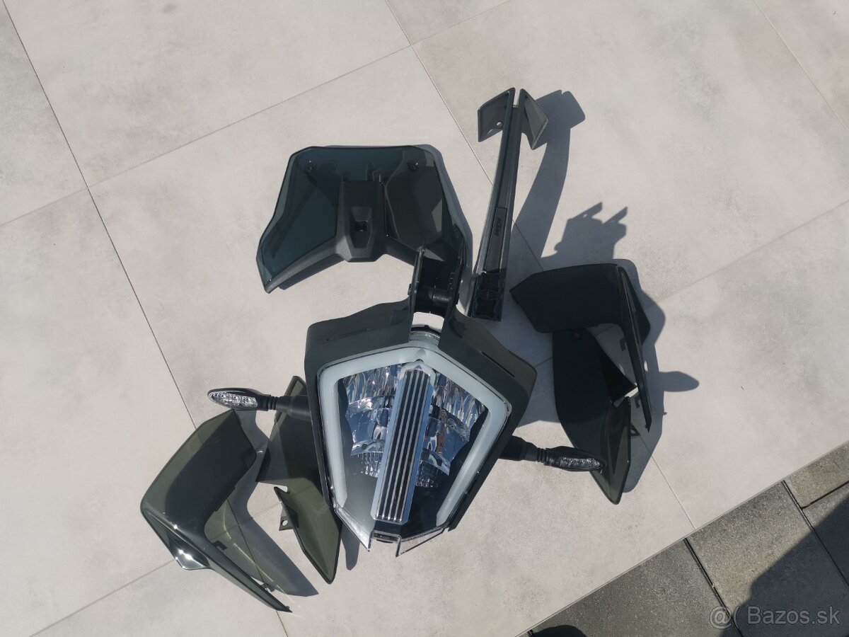 KTM 890 Adventure R predne svetlo - 2