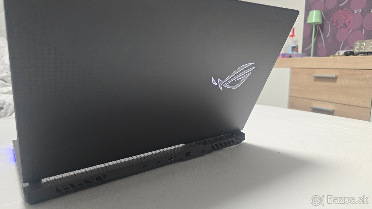 ASUS Rog Strix G713RM-KH011W - 2