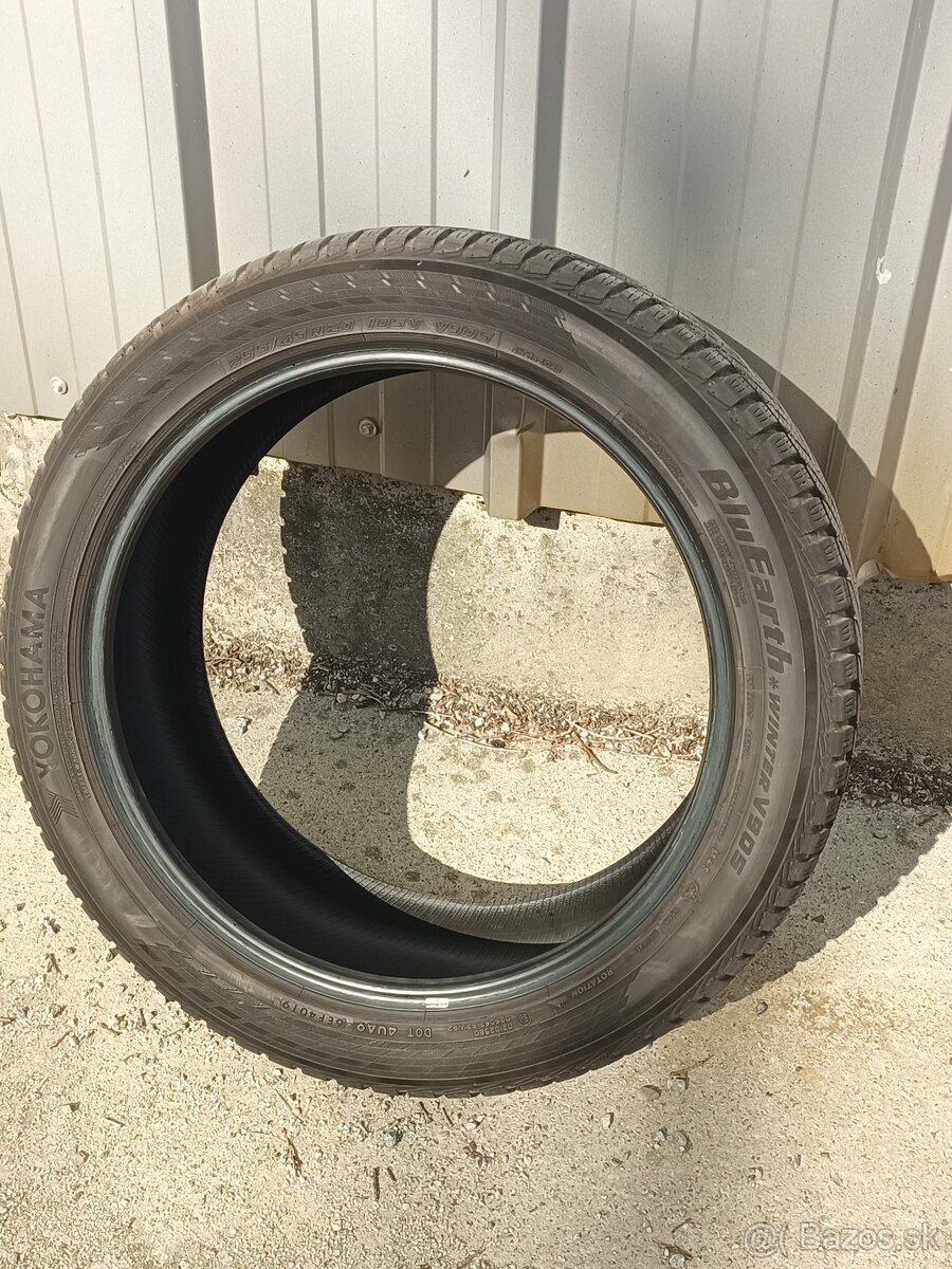 Predám zimné pneu Yokohama 255/45 R20 105V XL - 2