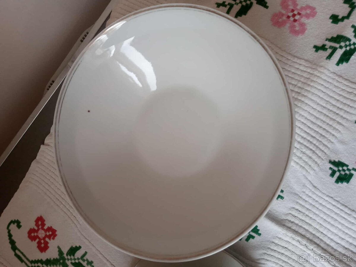 Porcelánový omáčnik a misa na šalát - 2