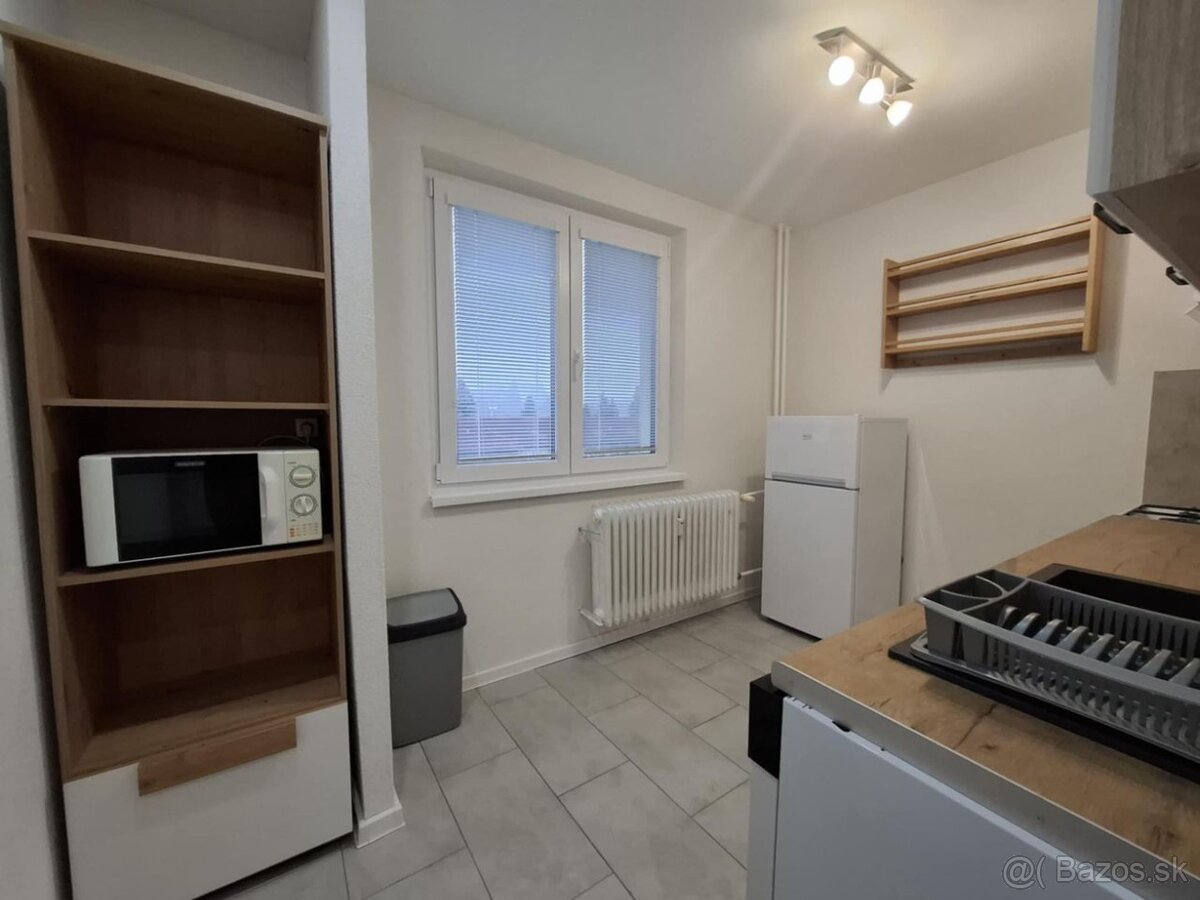 Na prenájom - 2 izb.byt Handlová - 2