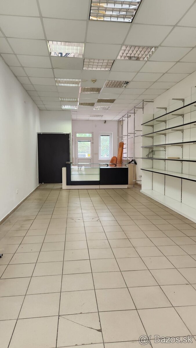 Obchodný priestor v Senici - 2