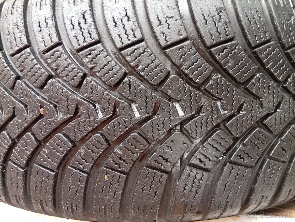 Predam zimné pneumatiky 225/60 r17 - 2