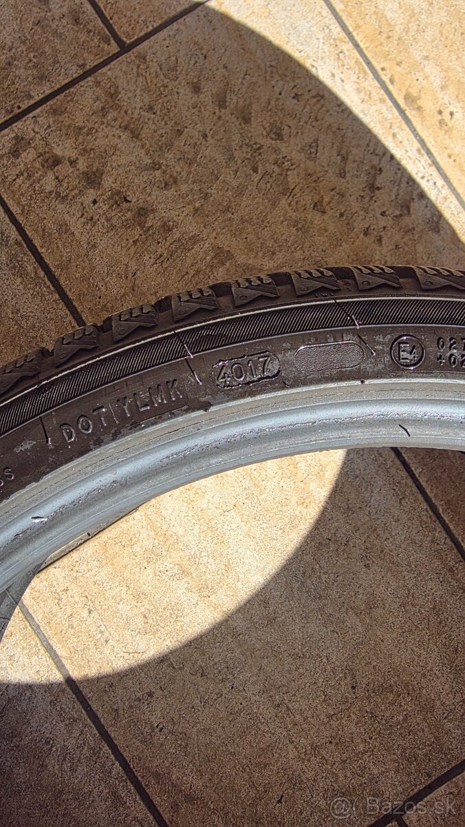 235/35 R19 Nokian WR D4 zimné - 2